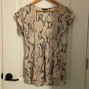 Brand: EXPRESS
Size: Medium 
Lightly used